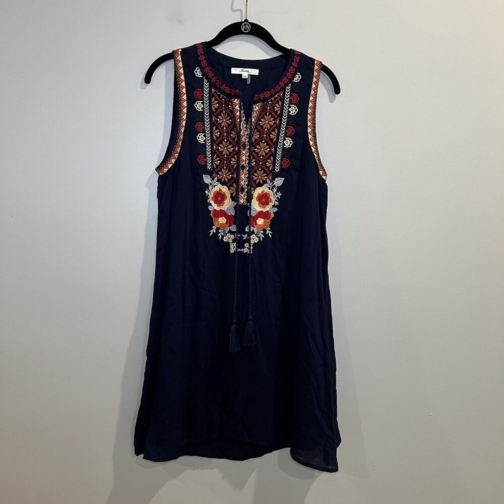 Andree By Unit Johnny Embroidered Navy dress Size‎ Medium Floral Embroidery